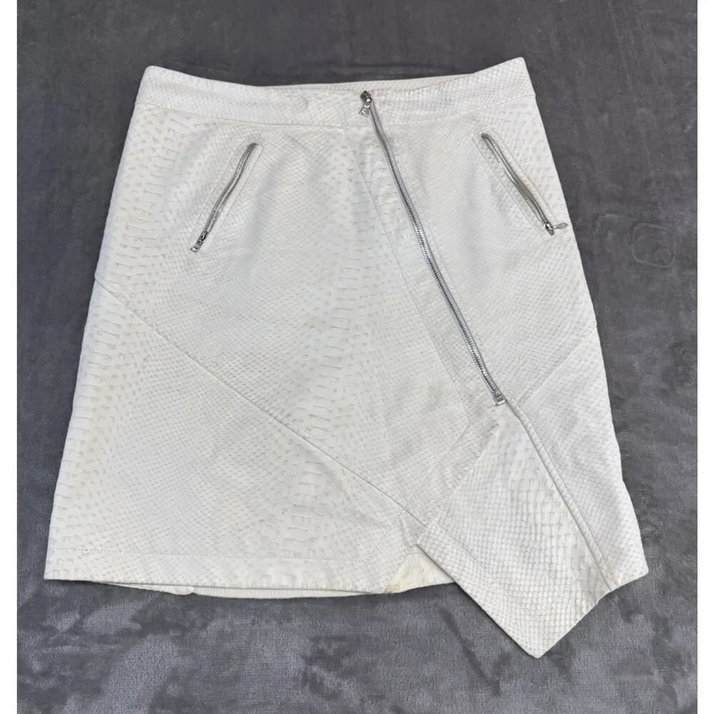 Yigal Azrouël Ivory Leather Skirt Size 8 Asymmetrical Zip Snake Texture